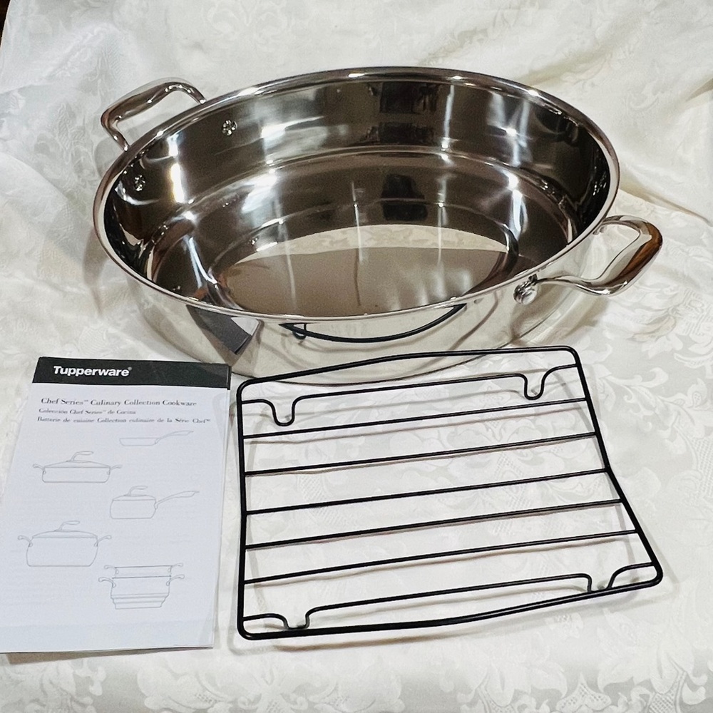 NEW (NIB) Tupperware 18/10 Stainless Steel Oval Roaster with Black Rack